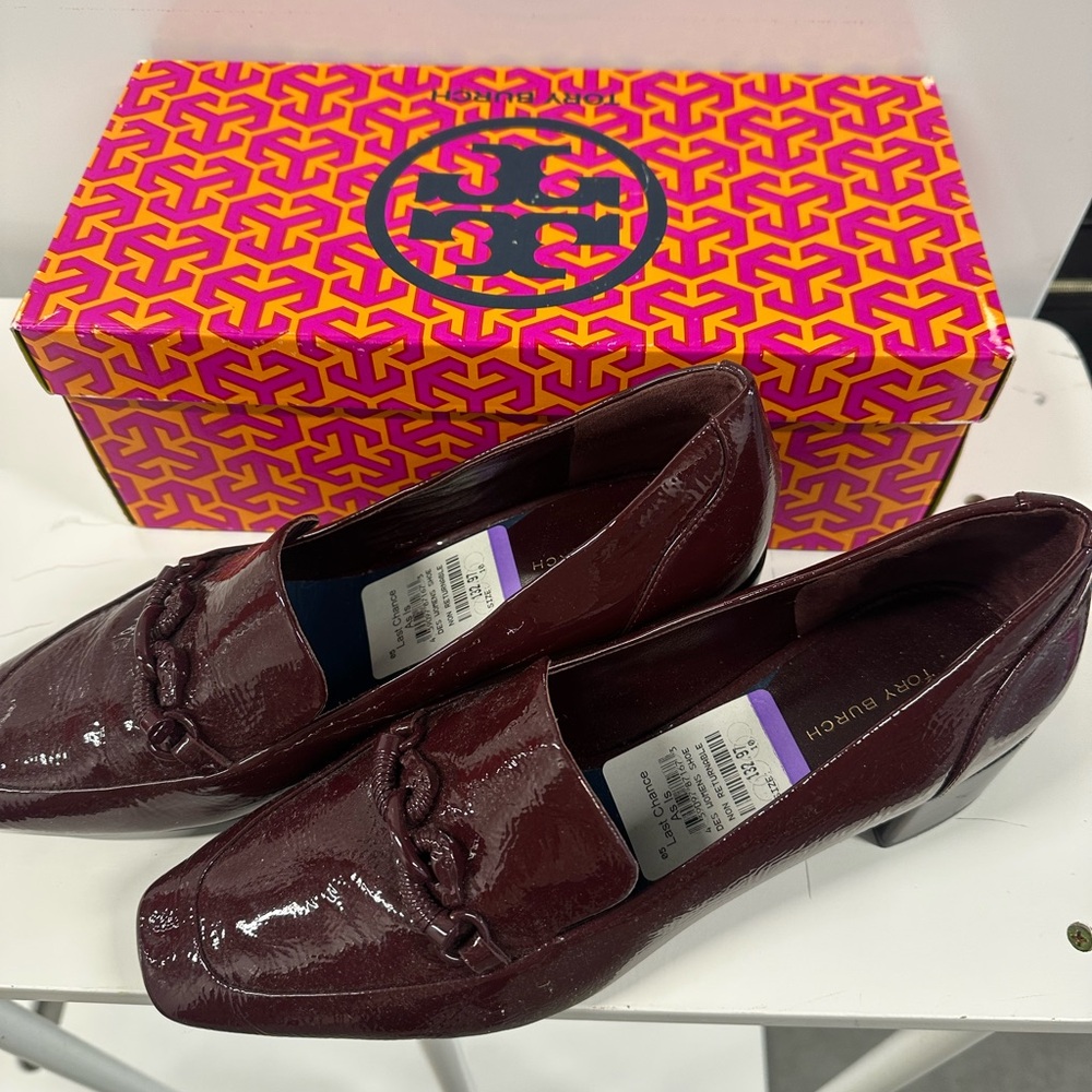 Tory Burch burgundy Patent Loafers 10M like new